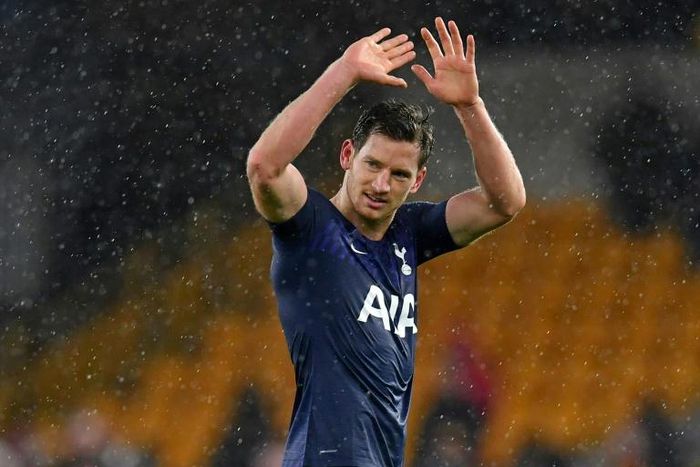 Tottenham defender Jan Vertonghen is staying at the club until the end of the season