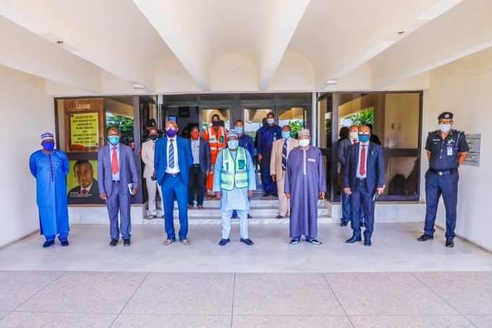 Gov Simon Lalong (4th right) with govt officials and members of the research team on coronavirus, after the committee’s inuaguration on Monday at Government House Jos