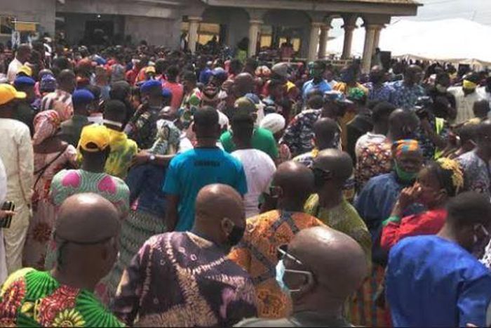Sympathisers and loyalists throng Buruji Kashamu's Ijebu-Igbo home (Punch)