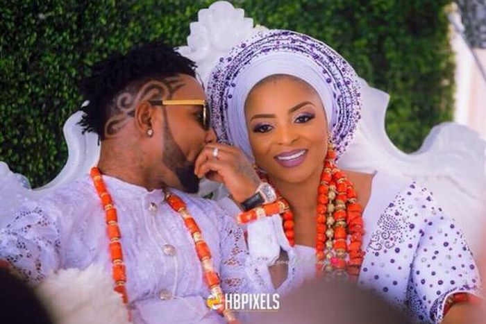 The 'Double Wahala' star took to his Instagram page on Saturday, October 10, 2020, where he penned down an apology note to his wife. [LoveWeddingNG]