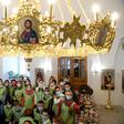 Russian Orthodox volunteers were among the few allowed into church for Easter preparations in Moscow