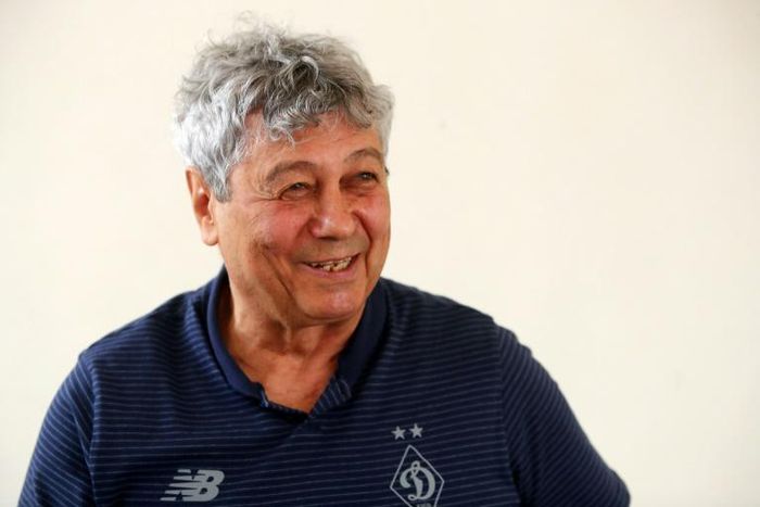 Mircea Lucescu has taken up his post as Dynamo Kiev coach after saying he would leave due to fan uproar