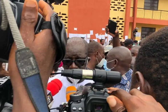Obaseki addressing reporters after casting his vote (TheCable)