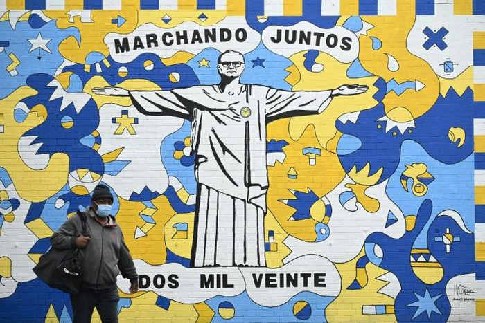 A mural in Leeds depicting Marcelo Bielsa as Christ the Redeemer