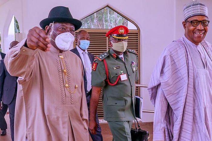 Former President Goodluck Jonathan (left) with incumbent President Muhammadu Buhari (right) [Presidency]