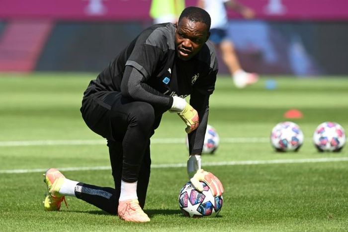 Marseille goalkeeper Steve Mandanda has had a difficult time since French football resumed after the coronavirus shutdown