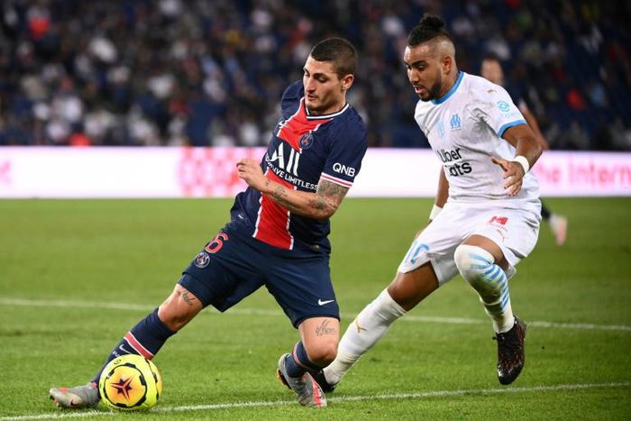 Marco Verratti (L) playing for Paris Saint-Germain against Marseille last month