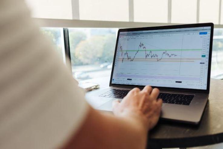 How much do you need to start Forex? (Jason Briscoe/Unsplash)