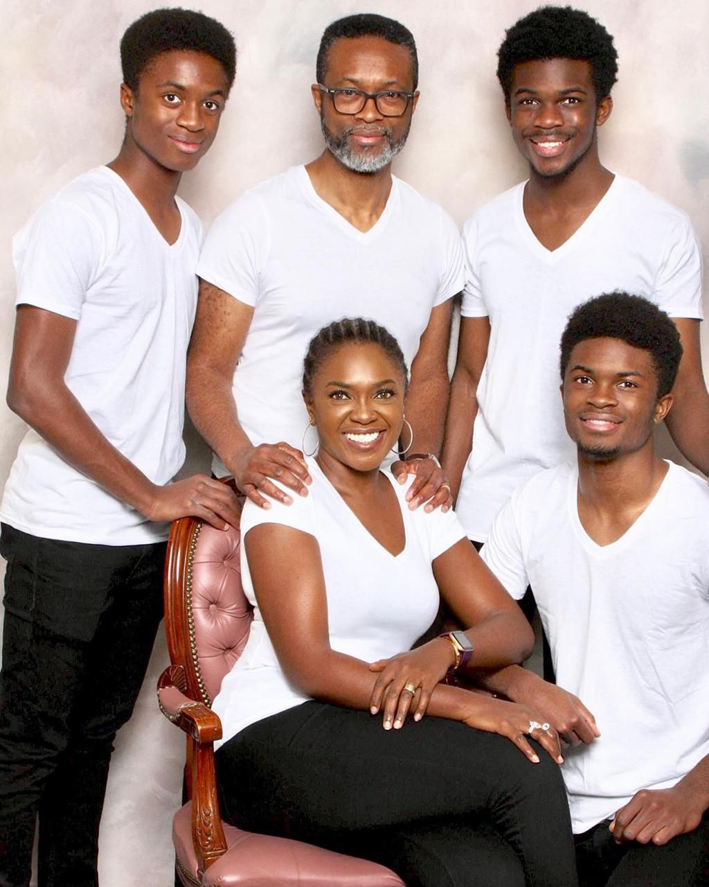 Nnamdi and Omoni with their kids, Gozi, Chizi and Tobe [Instagram/NnamdiOboli]