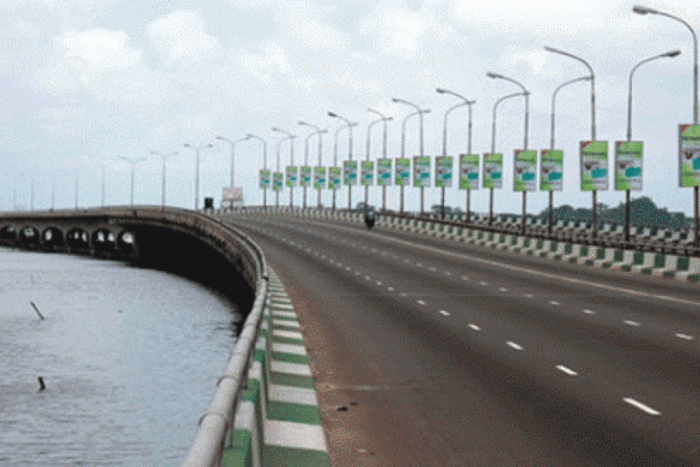 Third-Mainland-Bridge is resting as majority of Lagosians sit at home to avoid Coronavrius [Credit - The cable]