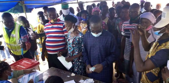 Agboola Ajayi about to cast his vote (TheCable)