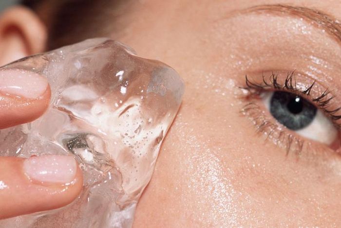 11 Reasons Why Your Face Looks So Swollen