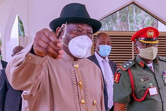 Former President Goodluck Jonathan during one of his visits to President Muhammadu Buhari at Aso Rock. [Twitter/@BashirAhmaad]