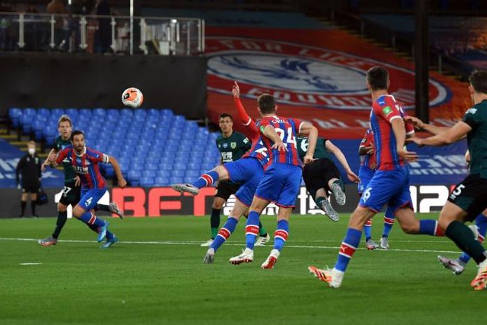 Burnley captain Mee heads in the only goal of a 1-0 victory away to Crystal Palace