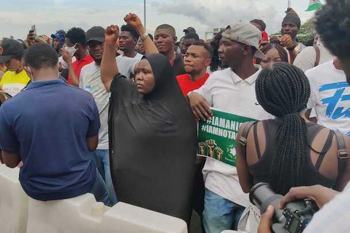 #EndSARS protesters at the Lekki-Epe toll gate, Lagos [Pulse]