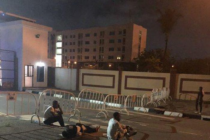 Lagos Protesters brave the perilous night as they call for an end to police brutality (Twitter: @NotJustSalmanPR)