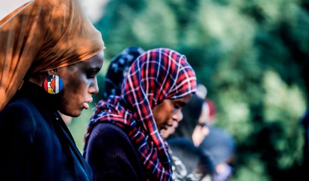 Muslim Women praying [Credit - Clarion Project]