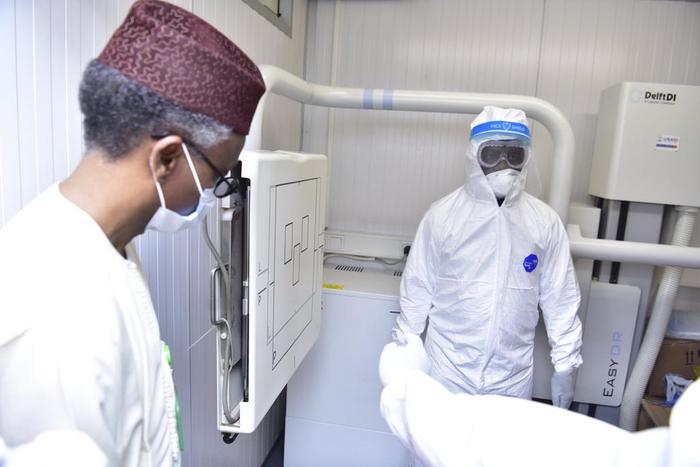 Kaduna State Governor, Nasiru El-Rufai receives the mobile laboratory for Coronavirus test. [Twitter/@GovKaduna]