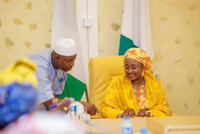 First Lady, Aisha Buhari has described a late protocol officer in her office, Mr Sani Yekini, as a very committed and courageous staff. [Twitter/@aishambuhari]