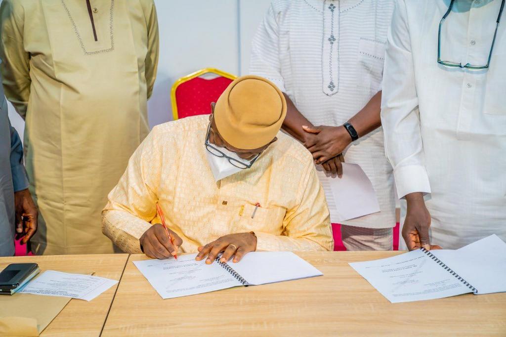Governor Kayode Fayemi signs revised Appropriation Bill of N91.128bn into law. [Twitter/@kfayemi]