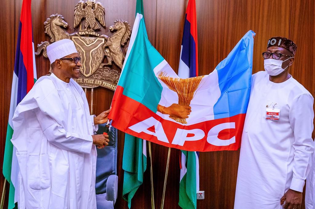 President Muhammadu Buhari meets with the governorship candidate of All Progressives Congress (APC) in Edo, Pastor Osagie Ize-Iyamu. [Twitter/@BashirAhmaad]