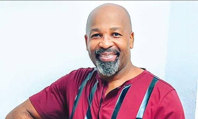 Yoruba actor, Yemi Solade says Nollywood is full of prostitutes and Yahoo boys.  (LIB)