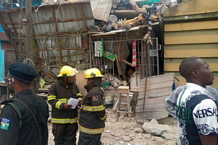 Emergency workers are already at the scene to rescue those in distress [Twitter/@OmololaEssien]