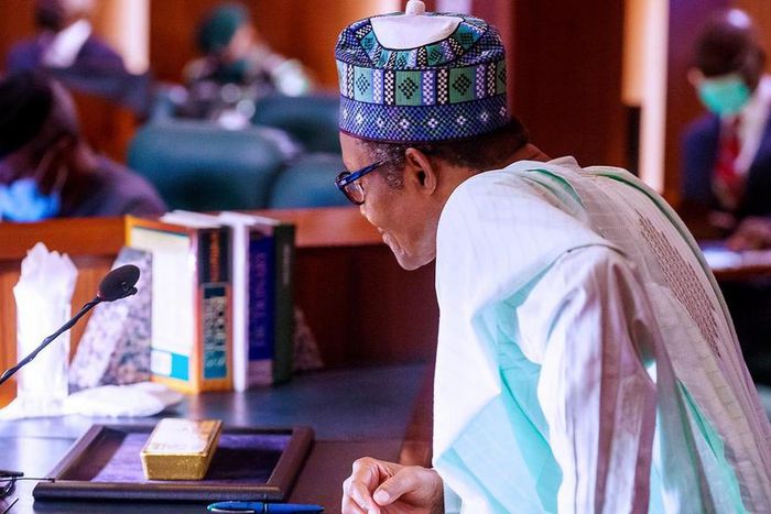 President Muhammadu Buhari at the official presentation of locally mined gold bars by the Presidential Artisanal Gold Mining Development Initiative (PAGMDI), at the Presidential Villa, Abuja, on Thursday. [Twitter/@toluogunlesi]
