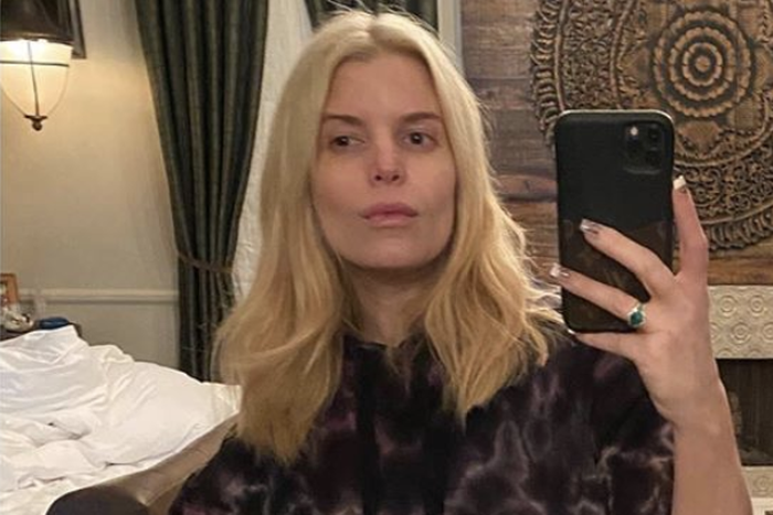 At 40, Jessica Simpson Rocks 14-Year-Old Jeans