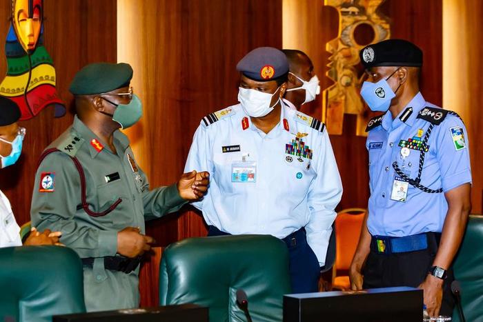 President Muhammadu Buhari meets with Security Chiefs at Aso Villa. [Twitter/@NGRPresident]