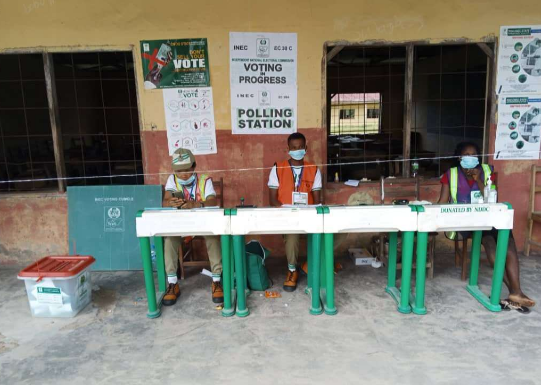 Electoral officers waiting for voters to come and vote (TheCable)
