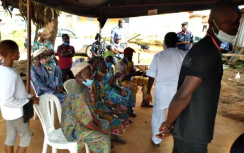 The lederly wait to cast their votes (TheCable)