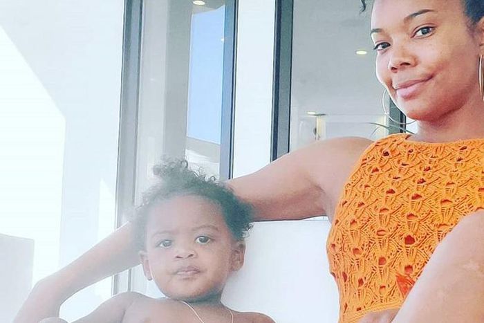 Gabrielle Union Rocks Curls In No-Makeup Photos