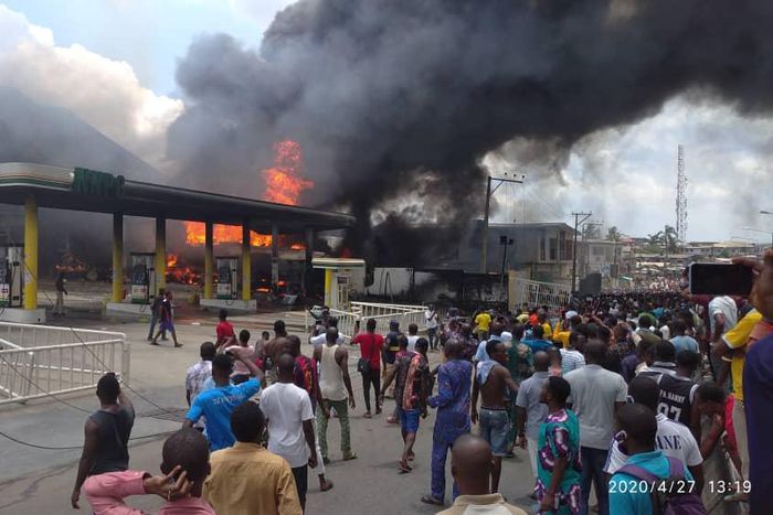 Fire outbreak at NNPC fuel station in Lagos [Akeem Salau Vanguard]