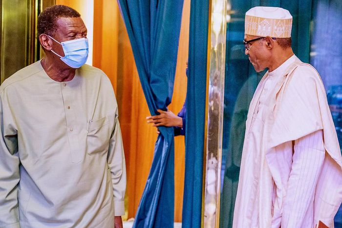 Pastor EA Adeboye (left) with President Muhammadu Buhari (right) [Presidency]