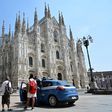 A man armed with a knife briefly took a guard hostage inside Milan cathedral but was quickly arrested by police