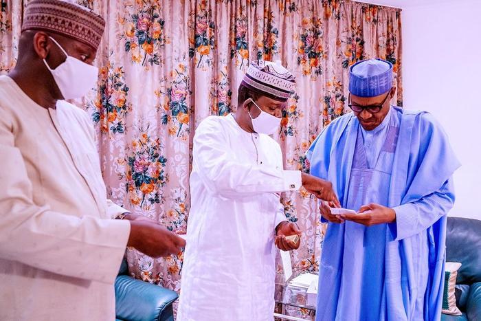 Governor Bello Matawalle updates President Muhammadu Buhari on illegal mining activities and security situation in Zamfara state. [Twitter/BashirAhmaad]