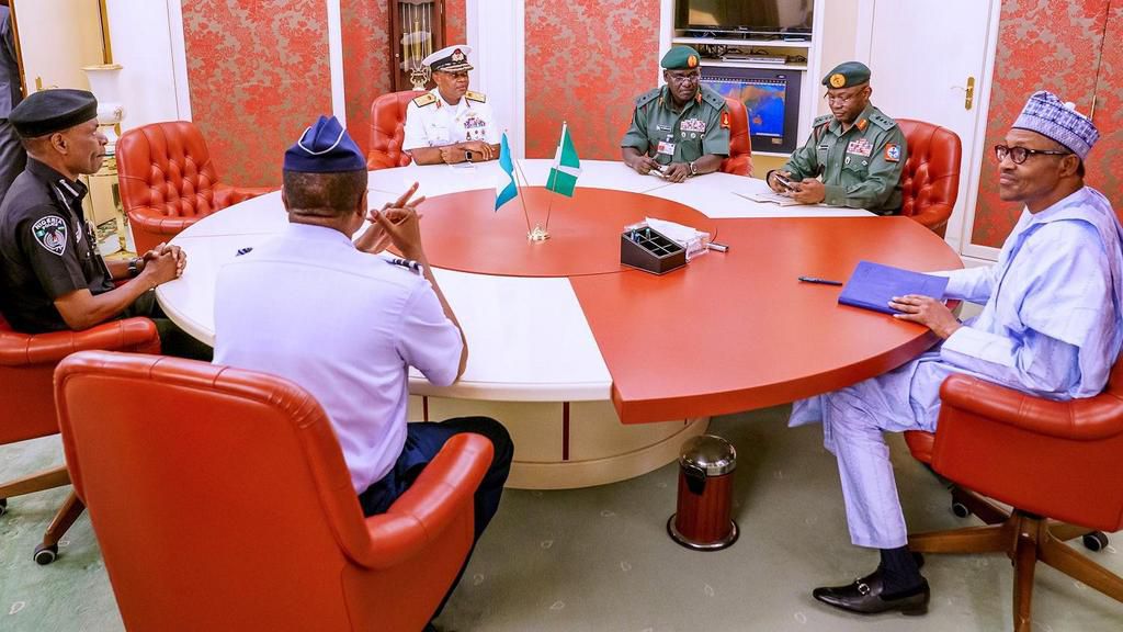 President Muhammadu Buhari and the Service Chiefs at the Presidential Villa. [Twitter/@NigerianGov]