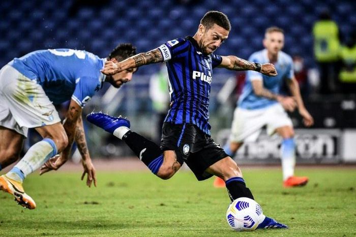 Atalanta captain Papu Gomez (C) scored twice against Lazio in Rome.