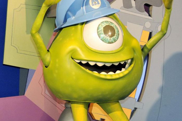 Watch Dr. Pimple Popper Squeeze A 'Monster' Cyst