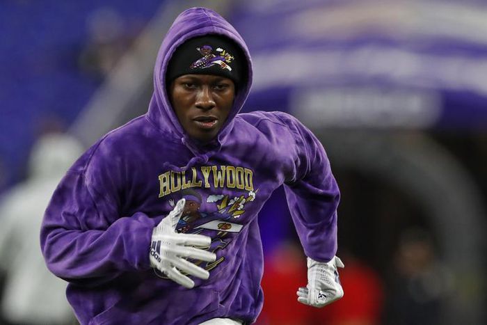 Watch Marquise Brown Crush an Uphill Workout