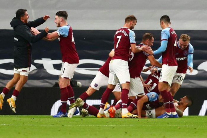 West Ham scored three times in the final 10 minutes to earn a 3-3 draw at Tottenham