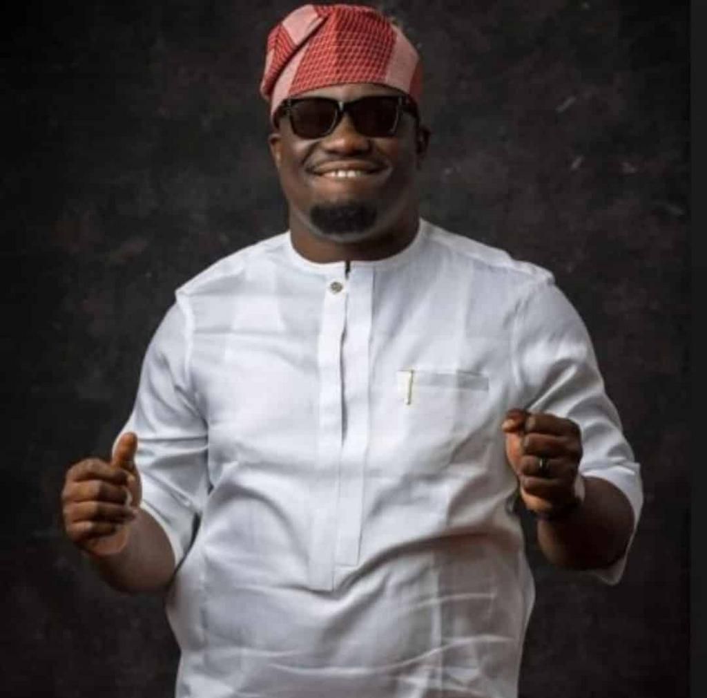 Remorseful Uber driver in tears as man whose car he crashed gives him money and asks him to go