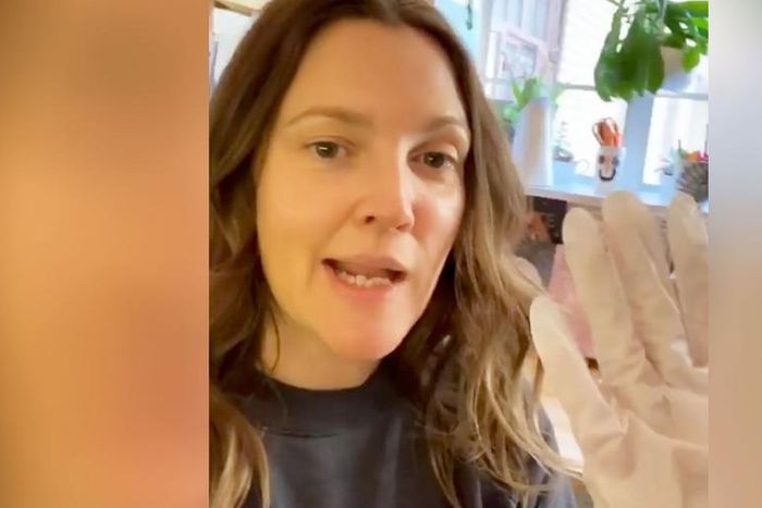 This Hand Mask Is Drew Barrymore-Approved