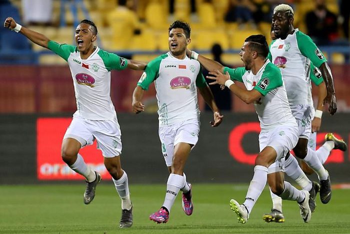 Abdelilah Hafidi (2nd L) celebrates scoring for Raja Casablanca in the 2019 CAF Super Cup match against Esperance in Qatar