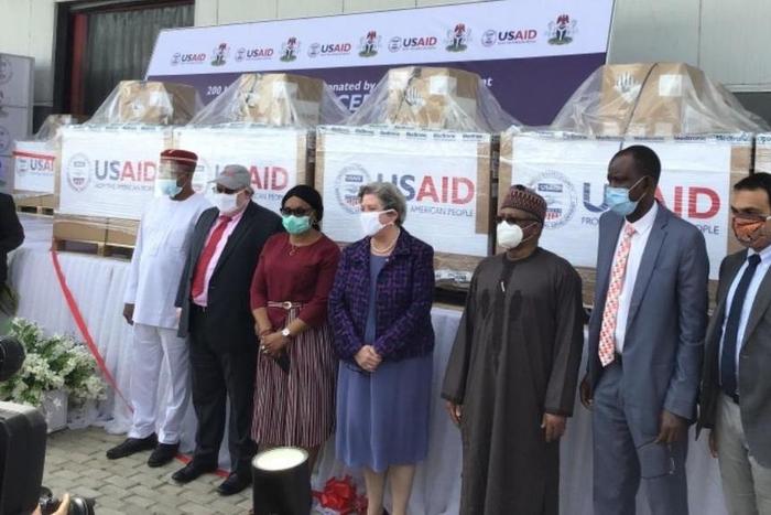 U.S donates 200 ventilators to Nigeria. [Twitter/@Fmohnigeria]