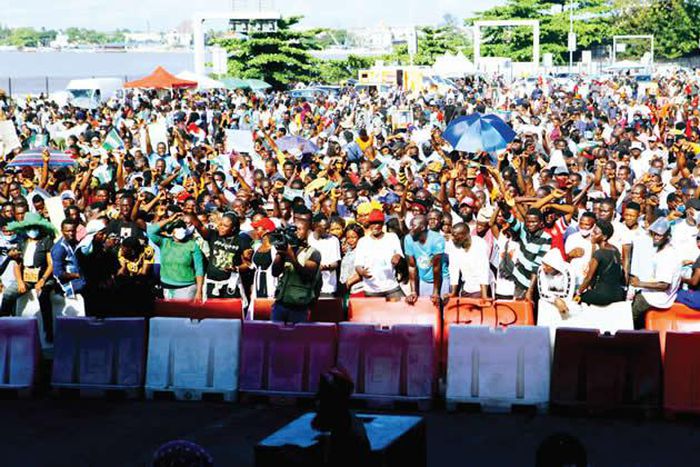 Peaceful protesters at Lekki before a team of soldiers shot at them killing some of the protesting youths