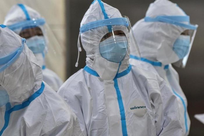 Medics handling coronavirus patients