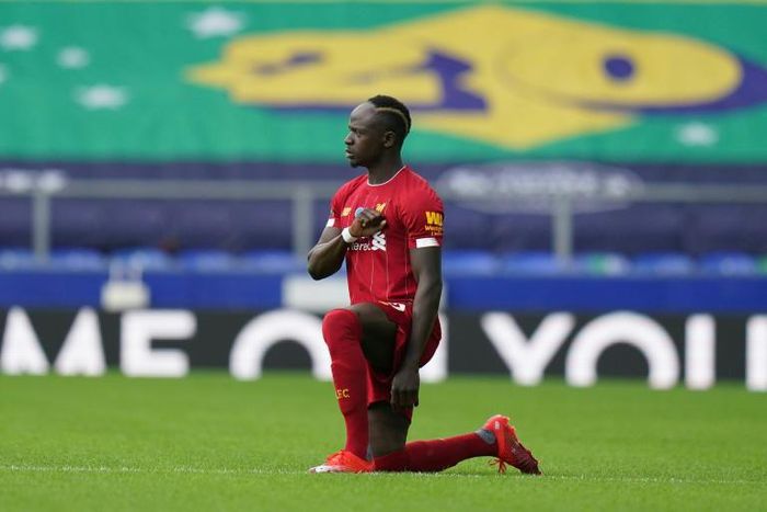Sadio Mane takes a knee to prior to kick-off despite originally forgetting to do so