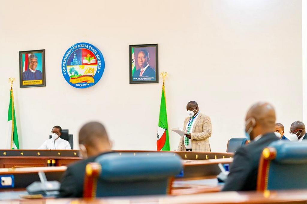Gov Ifeanyi Okowa of Delta State addresses healthcare professionals (Delta State press corps)